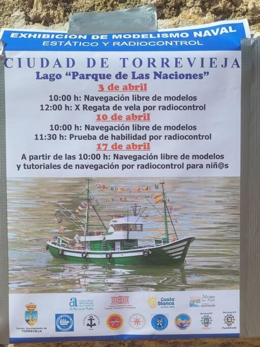 Nice Holidays Apartment In Torreveja, Torrevieja Esterno foto