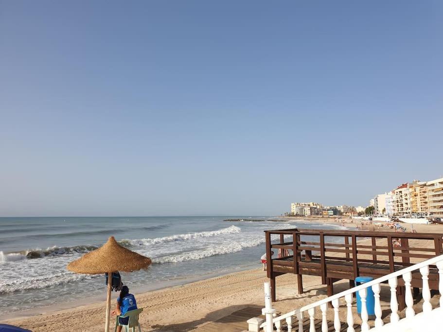 Nice Holidays Apartment In Torreveja, Torrevieja Esterno foto